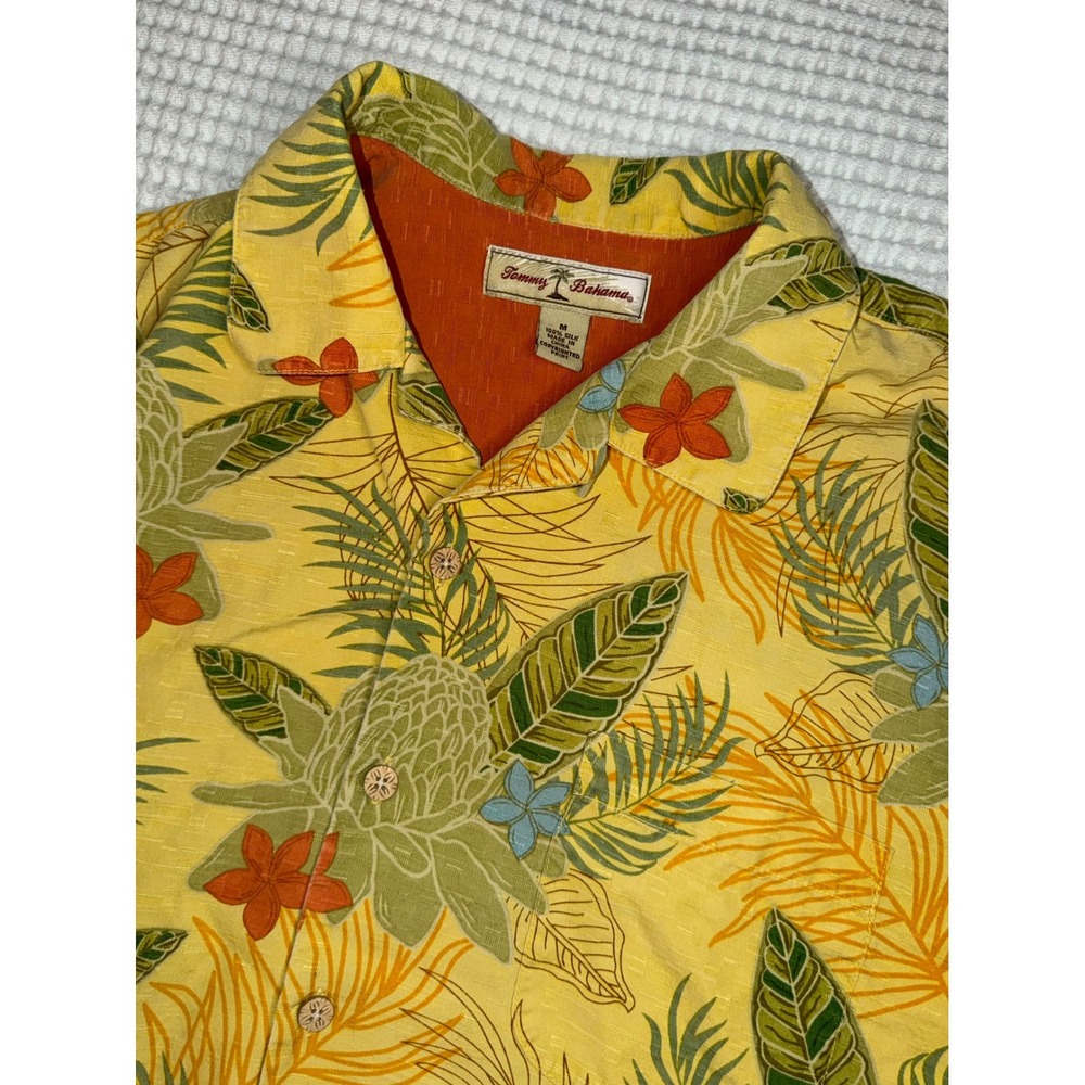 Tommy Bahama Silk Button Down Mens M Yellow Tropical Floral Pineapple Camp Shirt